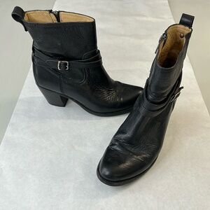 Frye Jackie Rivet Leather Ankle Boots / Booties